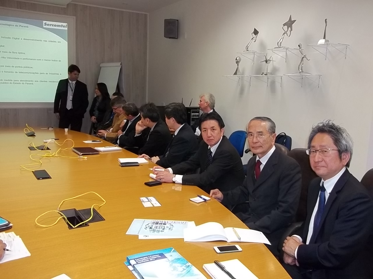 Comitiva de empresários japoneses na região de Maringá e londrina.