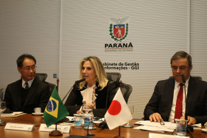 Vice-governadora Cida Borghetti durate reunião com comitiva de empresários japoneses no GGI - Gabinete de Gestão e Informações. Presentes, o deputado Luiz Nishimori, embaixador extraordinario e plenipontenciário do Japão Kunio Umeda e o cônsul-gerall do Japão em Curitiba, Toshio Ikeda. - Curitiba/Pr, 25.07.2016 - Foto Jonas Oliveira